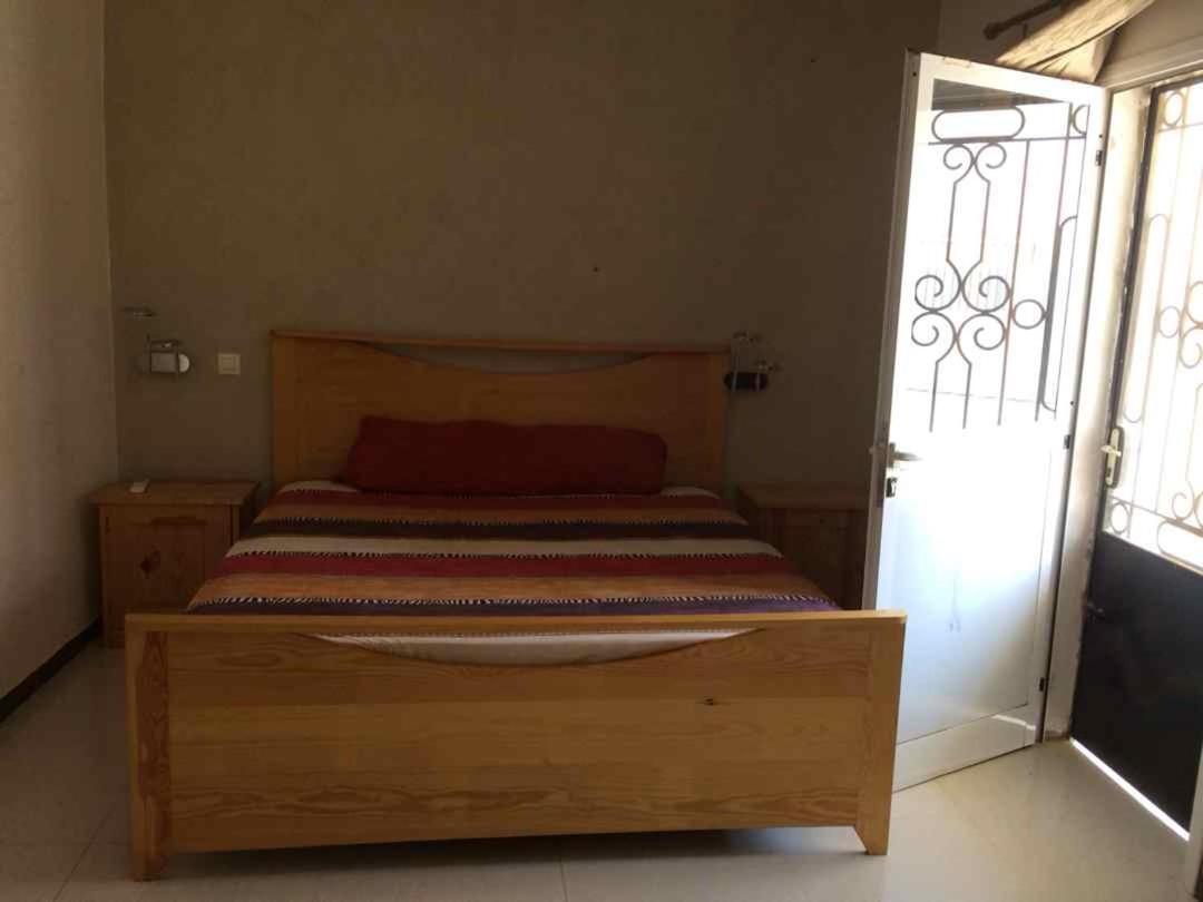 Saly - Villa Kage 6 Chambres -Clim-Wifi-Eau Chaude-Billard-Babyfoot-Ping Pong-Canal - Electricite Non Comprise Екстер'єр фото