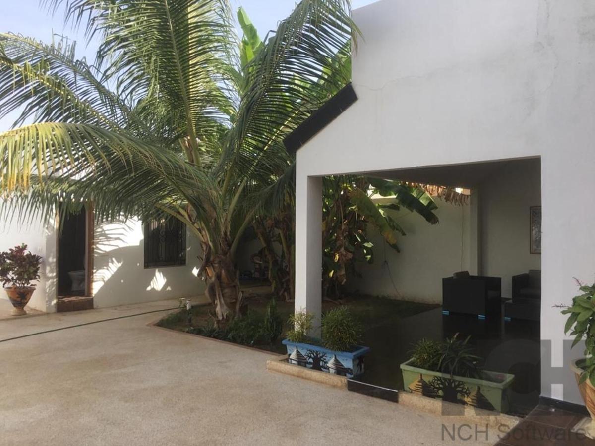 Saly - Villa Kage 6 Chambres -Clim-Wifi-Eau Chaude-Billard-Babyfoot-Ping Pong-Canal - Electricite Non Comprise Екстер'єр фото