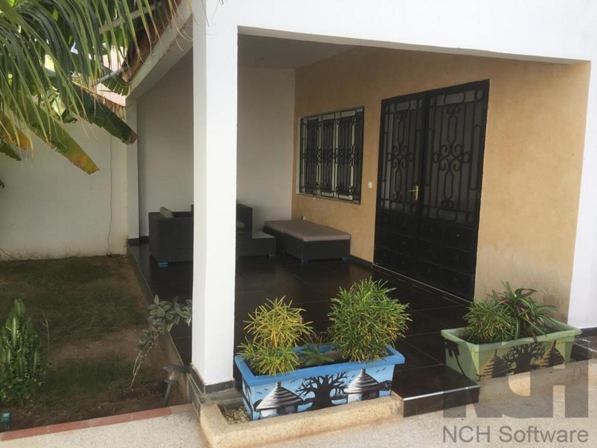 Saly - Villa Kage 6 Chambres -Clim-Wifi-Eau Chaude-Billard-Babyfoot-Ping Pong-Canal - Electricite Non Comprise Екстер'єр фото